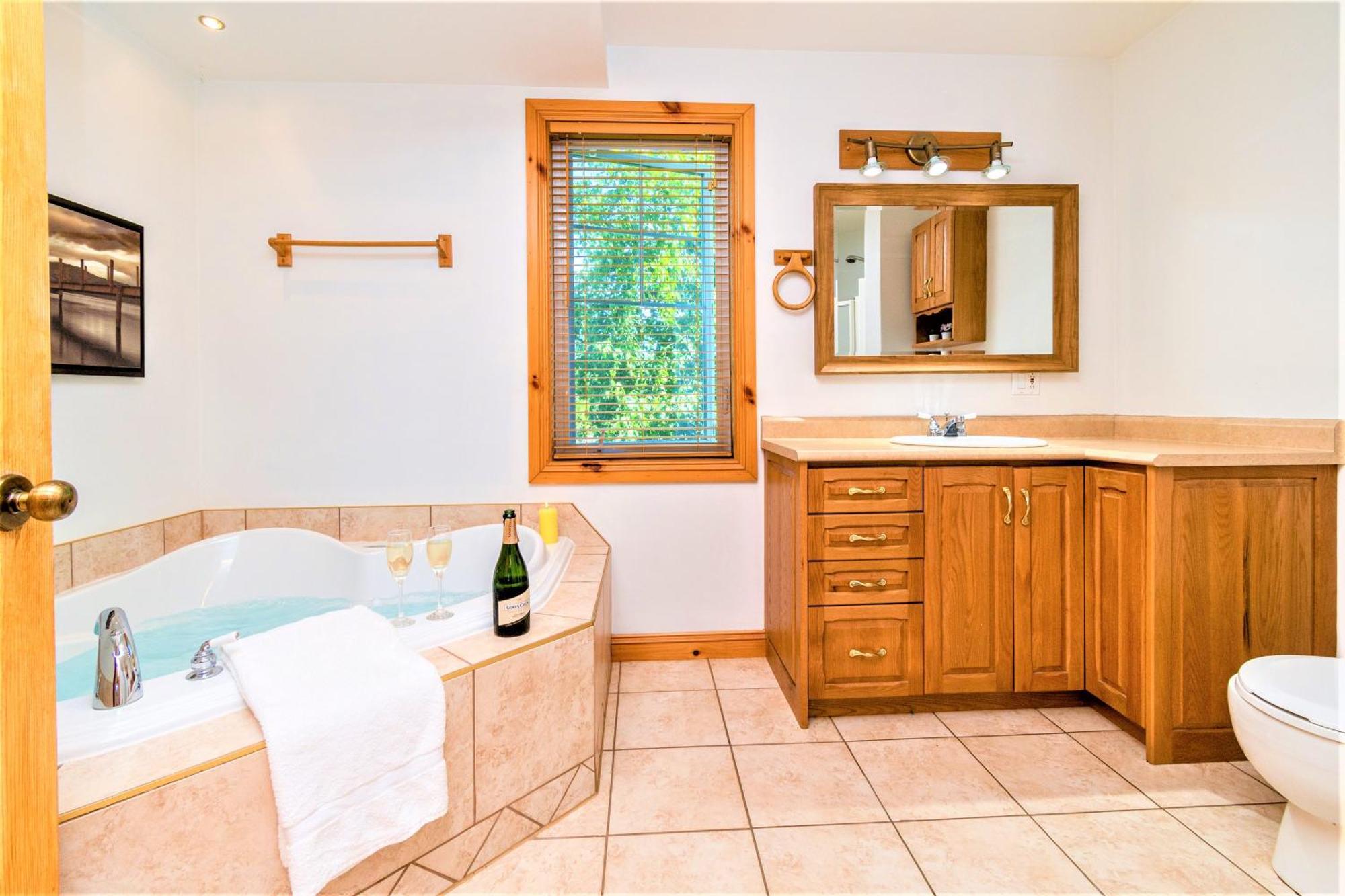 Maison Accueillante - Spa, Fleuve Et Montagnes! 프티트-리비에르-생-프랑수아 외부 사진